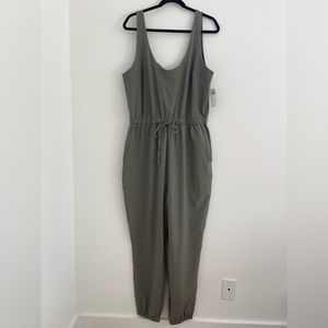 Abercrombie and Fitch. Green jumpsuit. Size LT